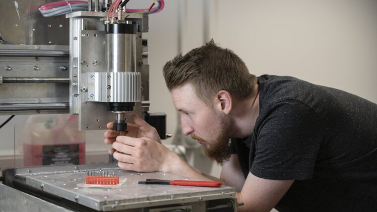 Impression from the mechanical workshop in the Lichtwerkstatt makerspace.