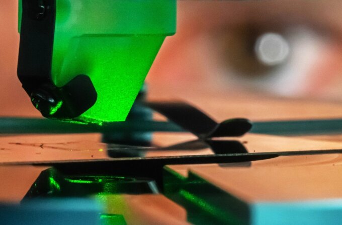 Exploring nonlinear light-matter interactions at the nanoscale to tailor the quantum properties of light requires also research on novel experimental methods, like superfocusing scanning nearfield optical microscopy.