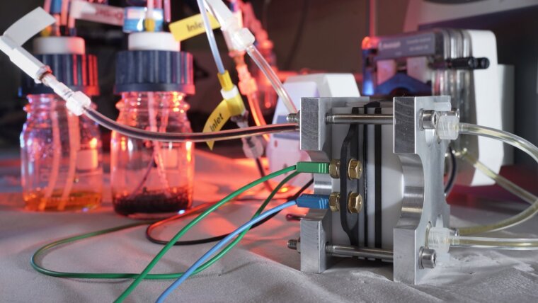 Microfluidic on-chip spectroscopy setup.