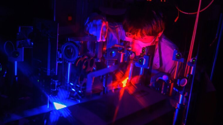 Experimental setup for the generation of THz radiation.