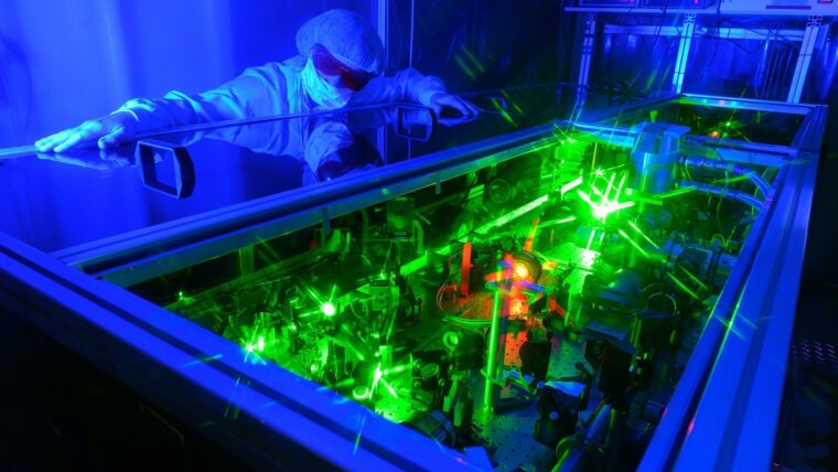 YETI-40 laser in operation.